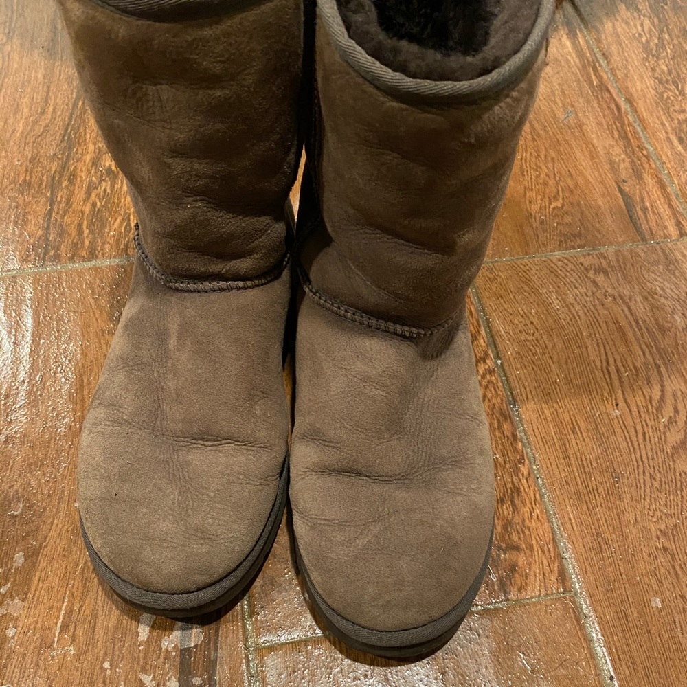 Ugg boot.